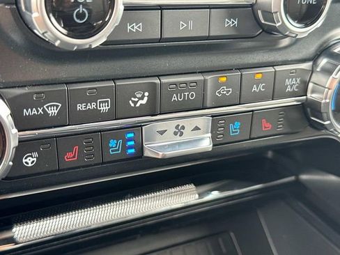 Used 2025 Ford F150 Lariat w/ Equipment Group 502A High image 30