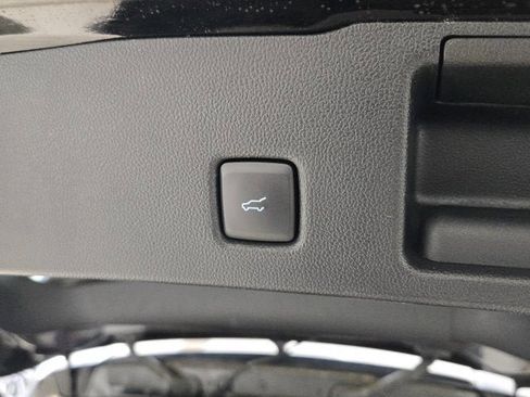 Used 2022 Ford Escape SE w/ SE Sport Appearance Package image 15