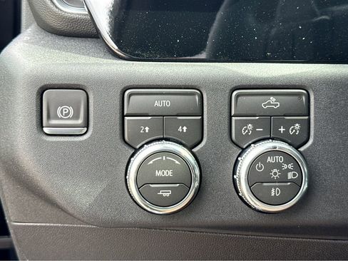 New 2026 GMC Sierra 1500 Elevation image 10