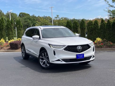 Used 2024 Acura MDX SH-AWD w/ Technology Package image 2