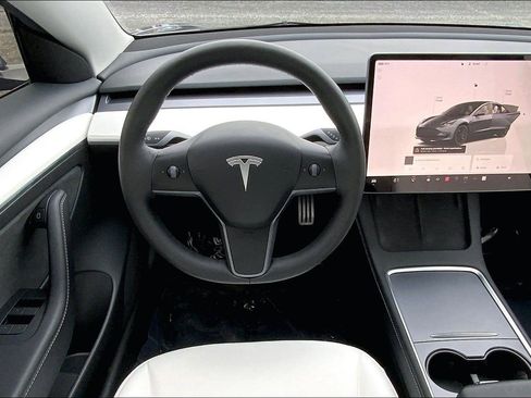 Used 2023 Tesla Model 3 Performance image 5