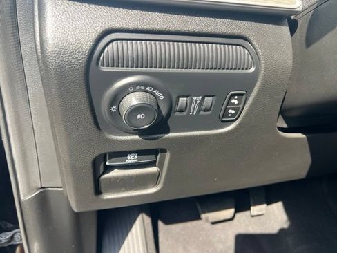 Used 2024 Jeep Wagoneer L Series II w/ Flexible Seating Group AWD/4WD image 8