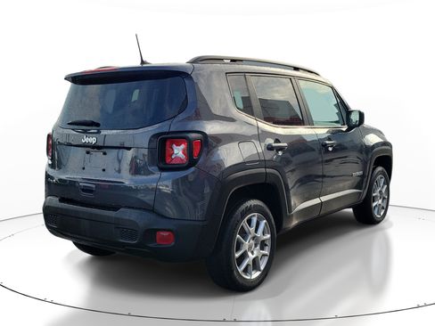 Used 2023 Jeep Renegade Latitude w/ Premium Group AWD/4WD image 4