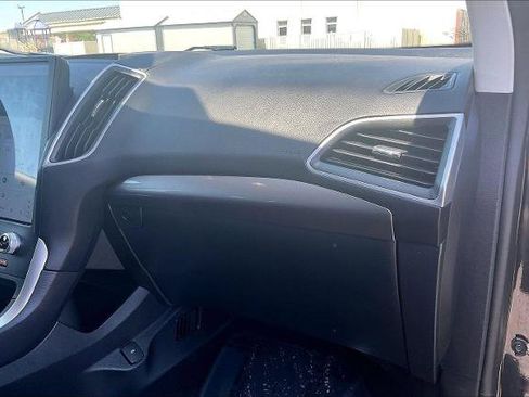 Certified 2024 Ford Edge SEL AWD/4WD image 15