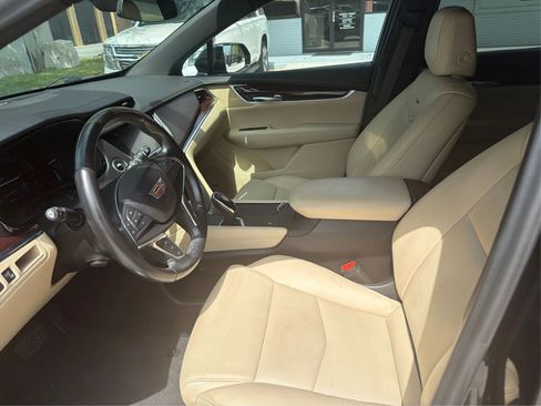 Used 2019 Cadillac XT5 Luxury FWD image 9