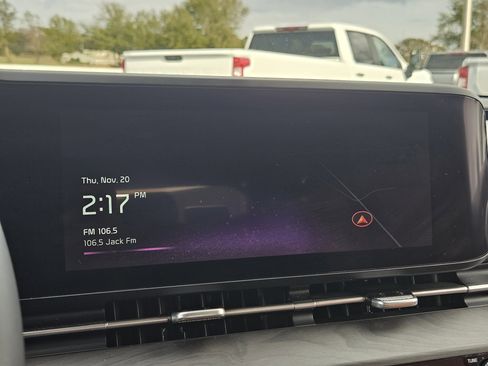 Used 2023 Kia Carnival SX image 17