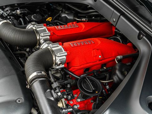 Used 2015 Ferrari California T image 47