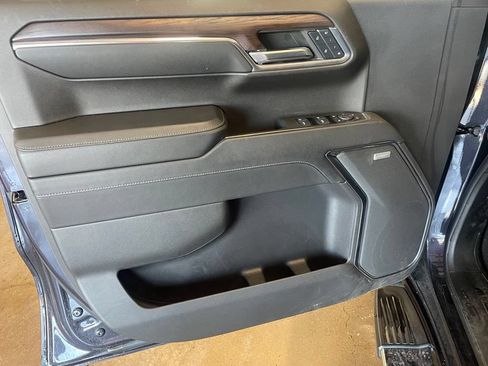Used 2024 GMC Sierra 1500 SLT RWD image 9