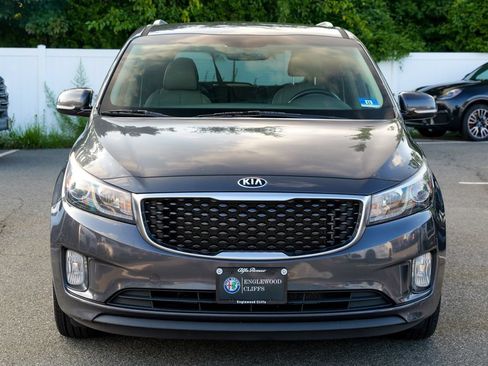Used 2015 Kia Sedona EX w/ EX Premium Package FWD image 2