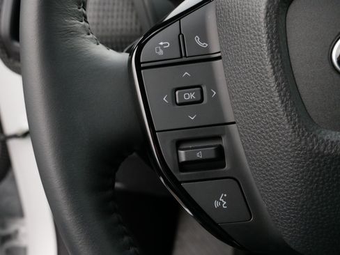 Used 2024 Subaru Solterra Premium image 30