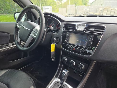 Used 2013 Chrysler 200 Limited w/ Sun/Sound Group FWD image 7