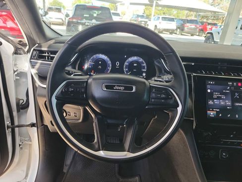 Used 2024 Jeep Grand Cherokee L Laredo AWD/4WD image 19