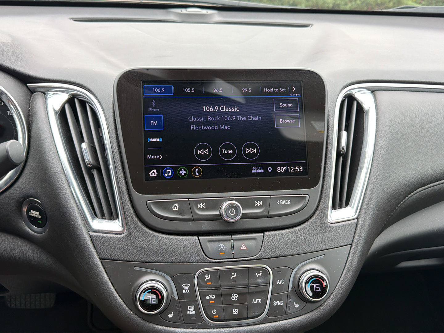 Used 2020 Chevrolet Malibu LT w/ Leather Package FWD image 13