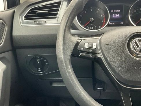 Used 2019 Volkswagen Tiguan S image 17
