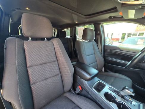 Used 2020 Jeep Grand Cherokee Laredo RWD image 18