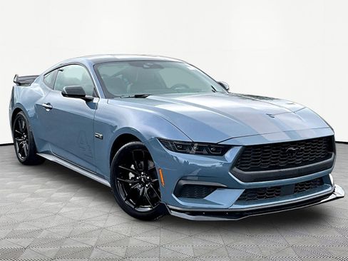 Used 2026 Ford Mustang Coupe RWD image 3