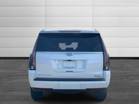 Used 2020 Cadillac Escalade Luxury AWD/4WD image 4