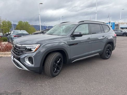 New 2026 Volkswagen Atlas Peak Edition AWD/4WD image 3