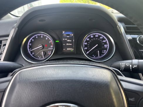 Used 2019 Toyota Camry SE w/ Convenience Package image 19