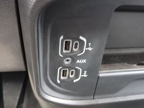 Used 2024 RAM 2500 Big Horn image 31