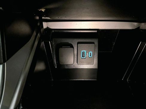 Used 2022 Ford Explorer XLT w/ Equipment Group 202A image 32