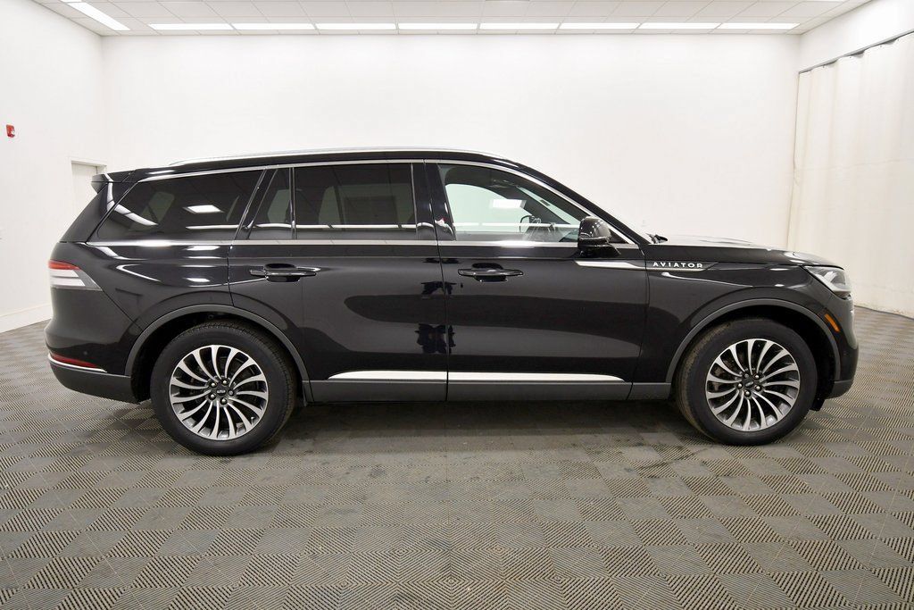 Used 2021 Lincoln Aviator Reserve AWD/4WD image 9