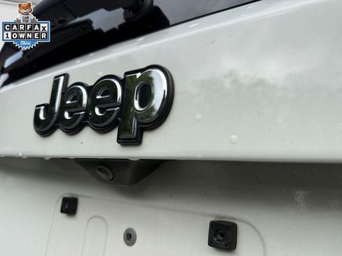 Used 2023 Jeep Renegade Latitude AWD/4WD image 17
