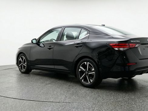 Used 2025 Nissan Sentra SV image 6