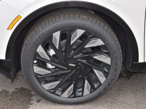 New 2026 Lincoln Nautilus Reserve AWD/4WD image 35