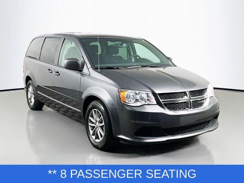 Used 2016 Dodge Grand Caravan SE image 3