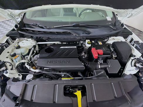 Used 2022 Nissan Rogue SV w/ SV Premium Package FWD image 33