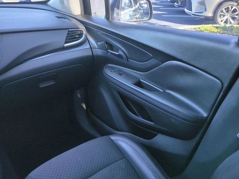 Used 2021 Buick Encore Preferred w/ Safety Package image 17