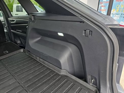 Used 2024 Volkswagen Atlas Cross Sport SE AWD/4WD image 93