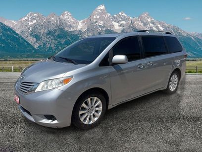 Used 2016 Toyota Sienna LE