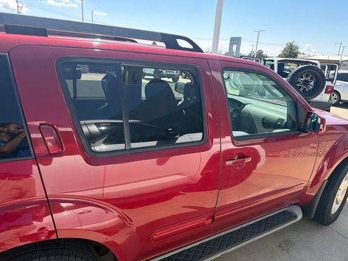 Used 2011 Nissan Pathfinder SV AWD/4WD image 5