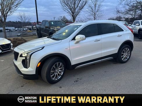 Used 2022 Cadillac XT4 Premium Luxury w/ Enhanced Visibility Package image 4