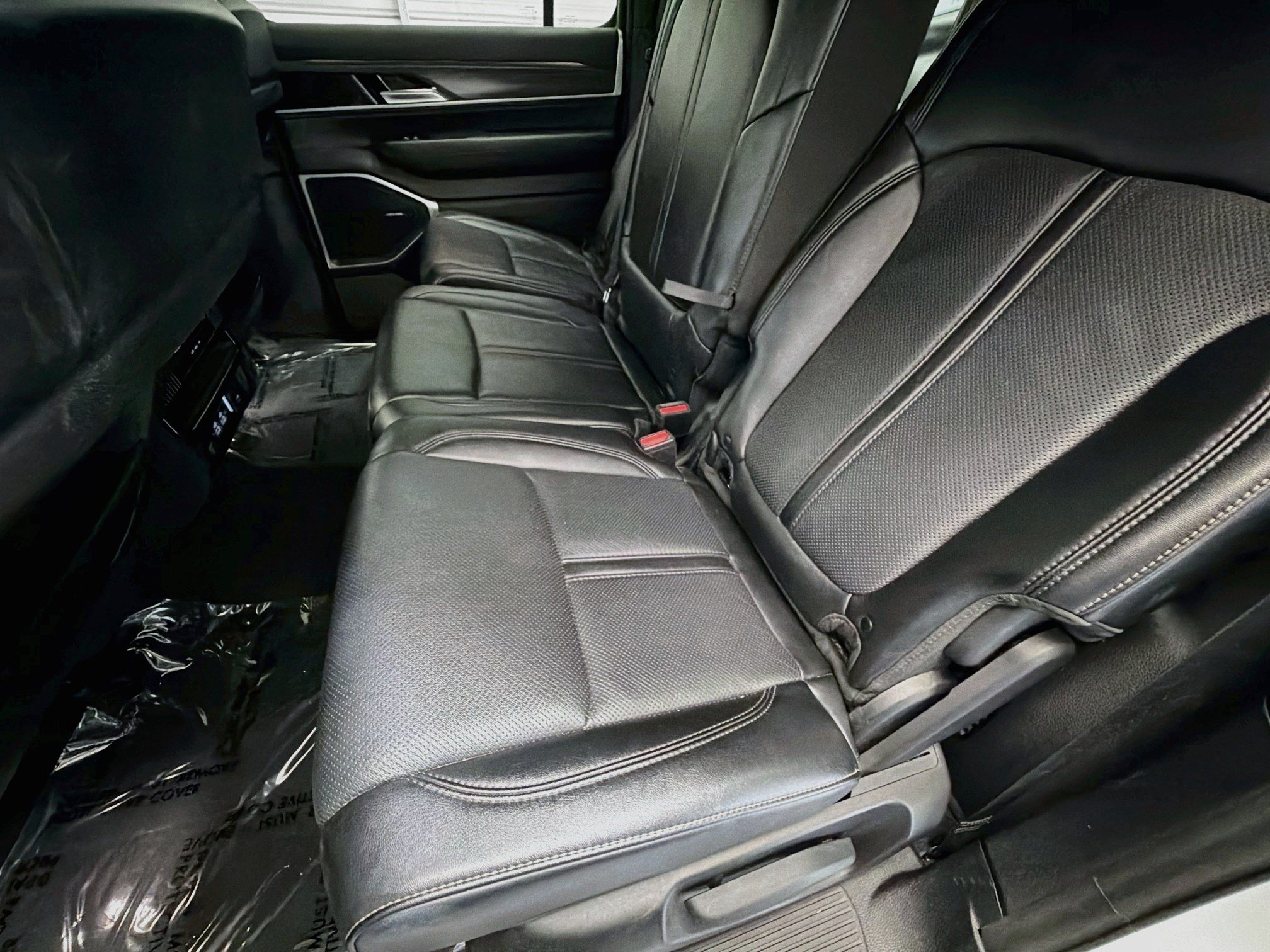 Used 2024 Jeep Wagoneer Series II w/ Flexible Seating Group RWD image 13