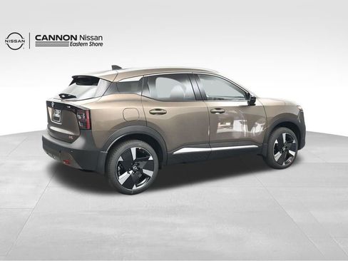 New 2026 Nissan Kicks SR FWD image 3