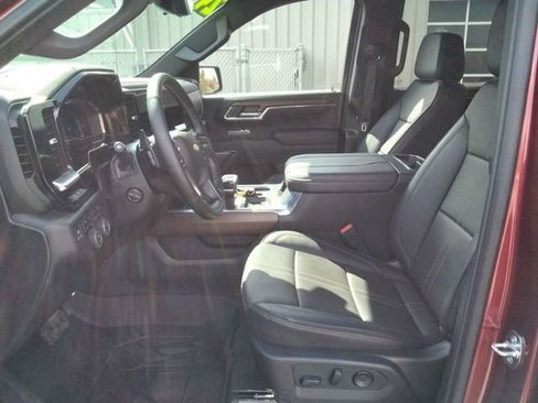 Used 2024 Chevrolet Silverado 1500 High Country w/ Technology Package image 9