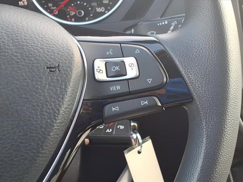 Used 2021 Volkswagen Tiguan S image 27