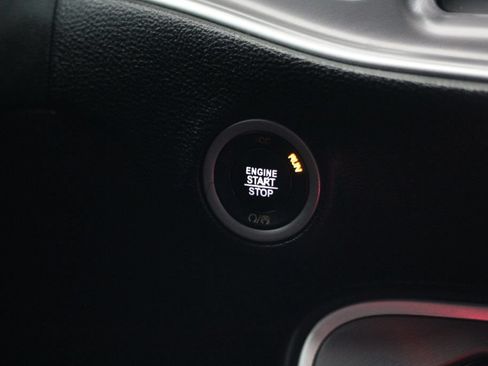 Used 2019 Dodge Challenger R/T w/ Driver Convenience Group RWD image 25