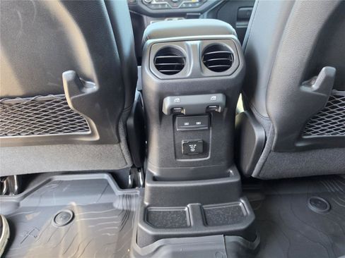 New 2026 Jeep Wrangler Unlimited Sahara AWD/4WD image 33
