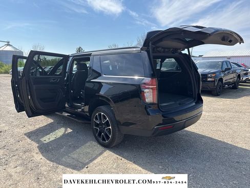 Used 2021 Chevrolet Suburban RST AWD/4WD image 31
