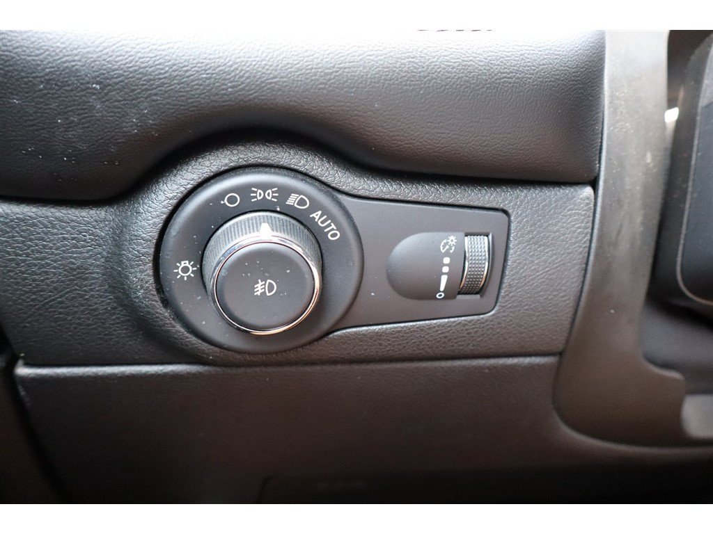 Used 2022 Dodge Durango GT RWD image 36
