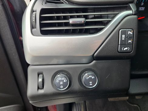 Used 2019 Chevrolet Suburban LT AWD/4WD image 18