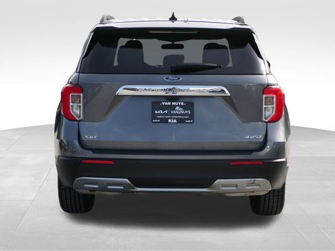 Used 2024 Ford Explorer XLT w/ Equipment Group 202A image 4