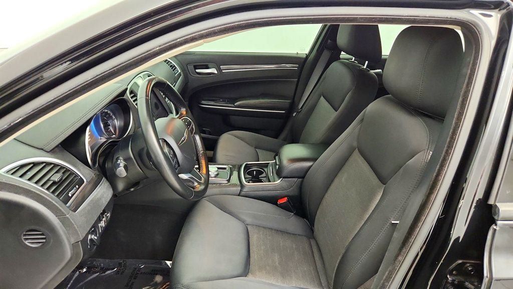 Used 2020 Chrysler 300 Touring w/ Sport Appearance Package RWD image 20