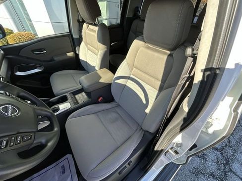 Certified 2022 Nissan Frontier SV w/ Technology Package image 15