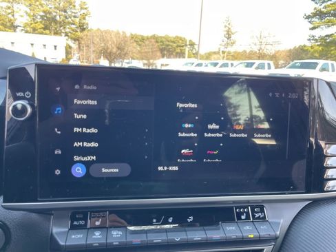 Used 2025 Toyota Camry SE w/ Multimedia Upgrade Package image 10