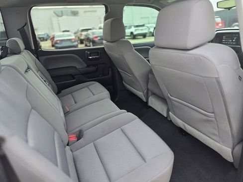 Used 2020 Chevrolet Equinox LT image 2